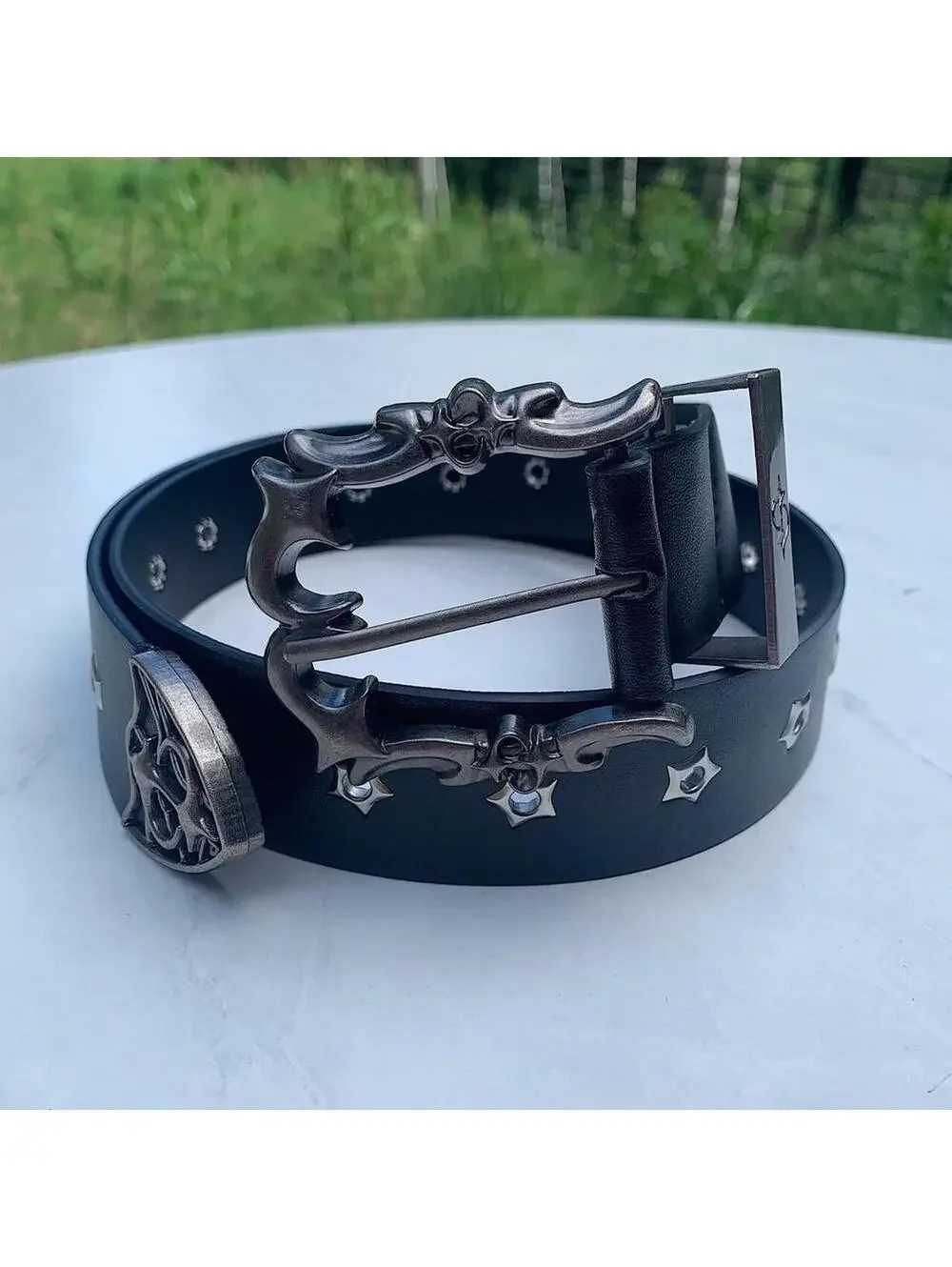 Grunge style gothic spike silver belt buckle. Punk gothic y2k style. 39 inches